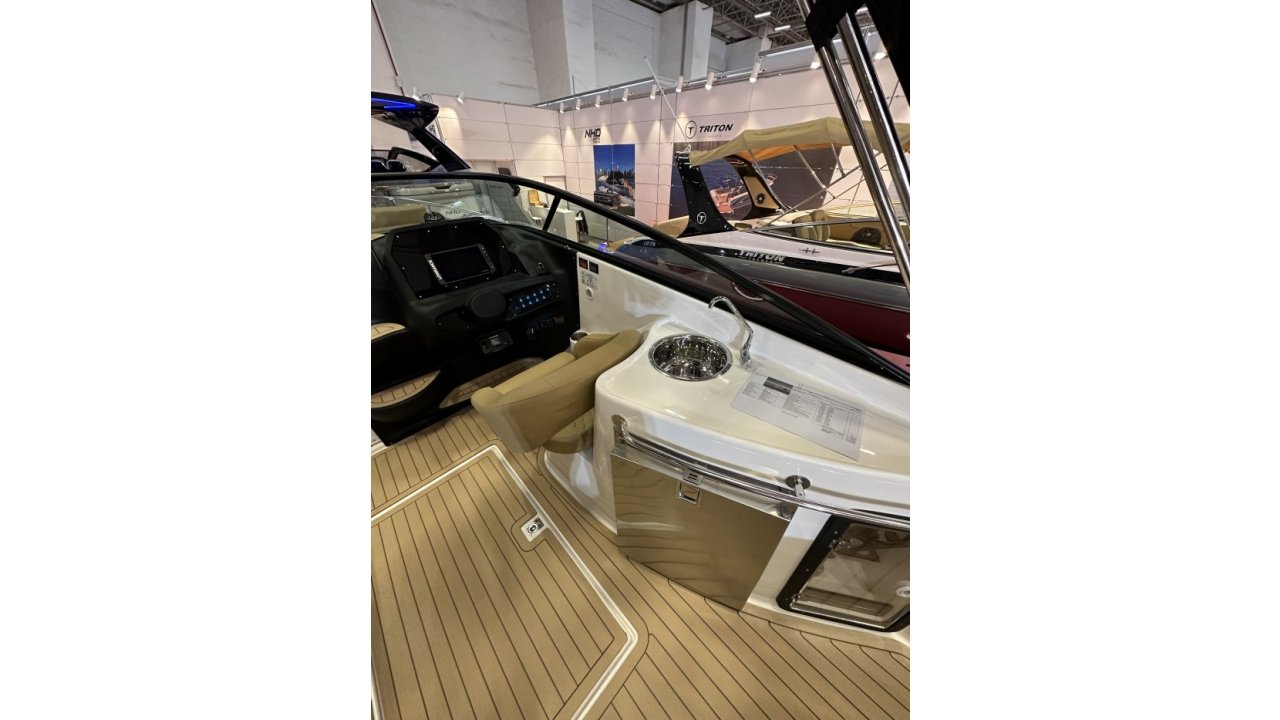 TRITON YACHTS - TRITON CAB 250